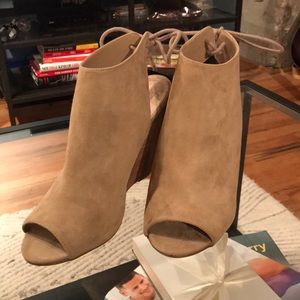 Forever 21 Nude Wedges Size 8 NWT